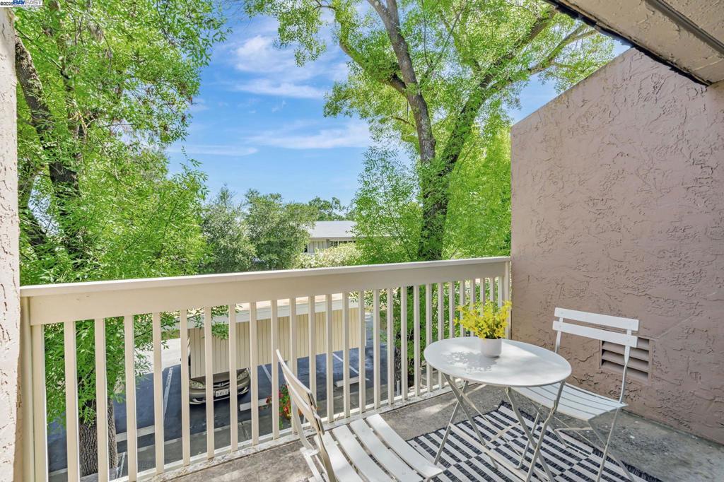SHARON HEIGHTS - Residential