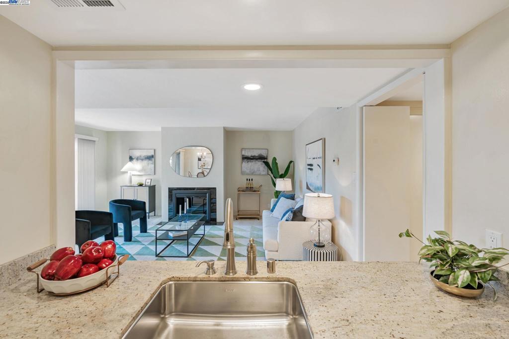 SHARON HEIGHTS - Residential