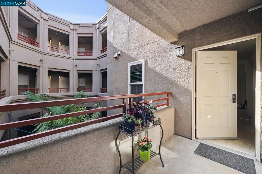 CLAREMONT HILLS - Residential