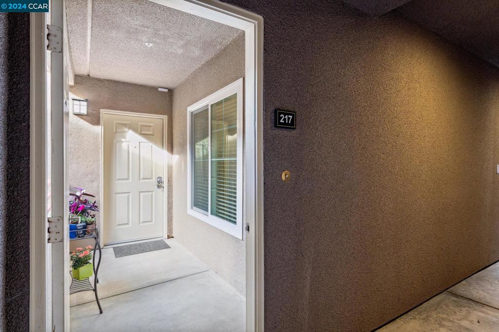 CLAREMONT HILLS - Residential