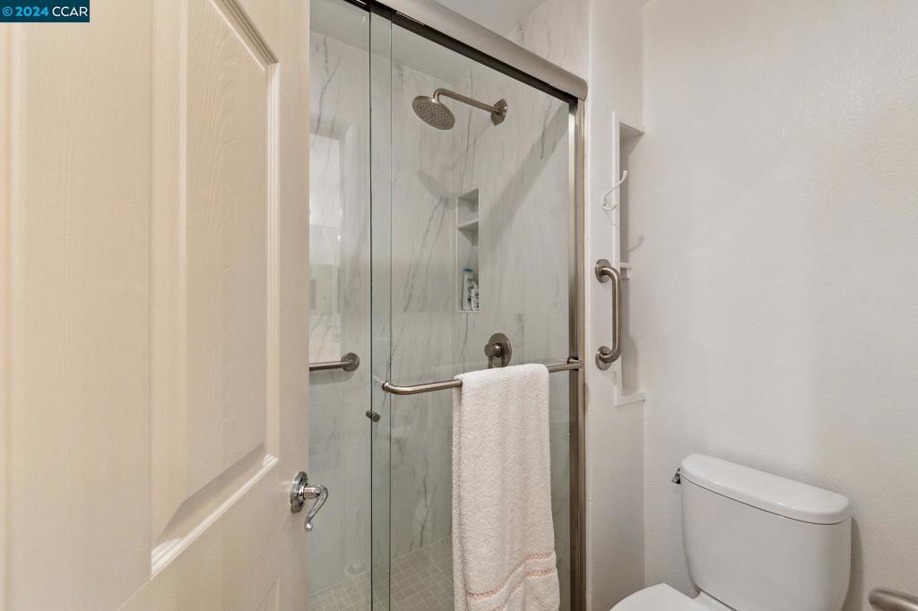 CLAREMONT HILLS - Residential