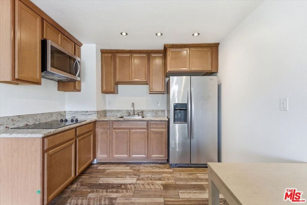 5585 E Pacific Coast Highway 251