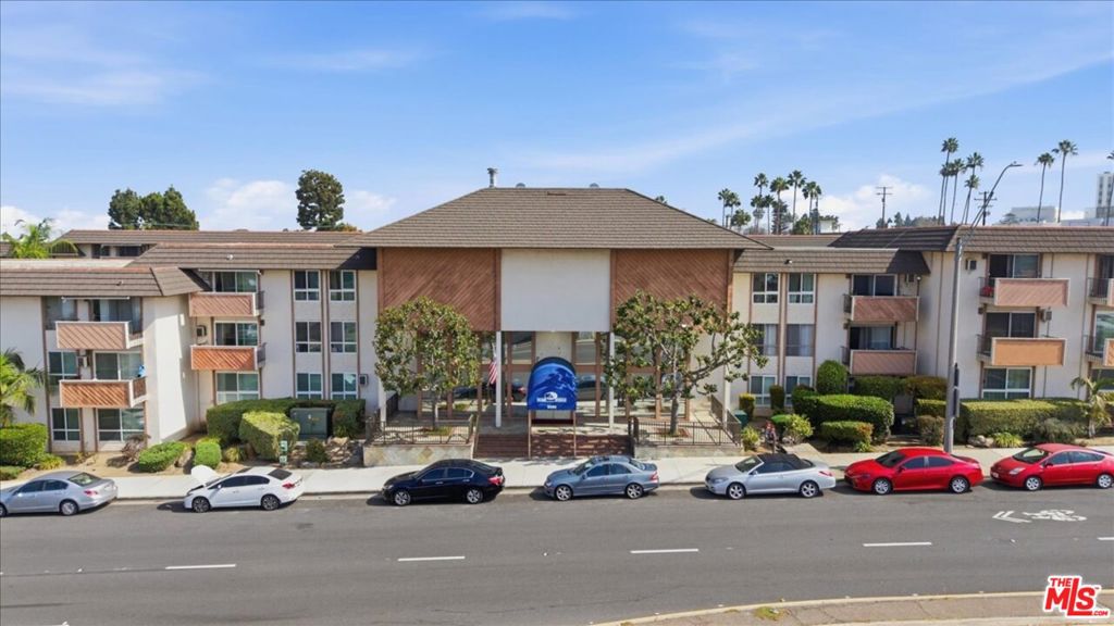 5585 E Pacific Coast Highway 251