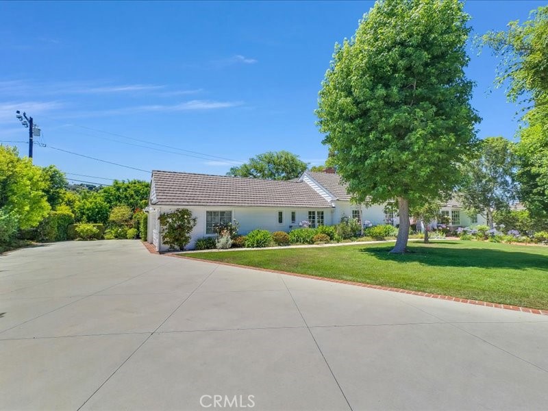 6 Williamsburg Lane