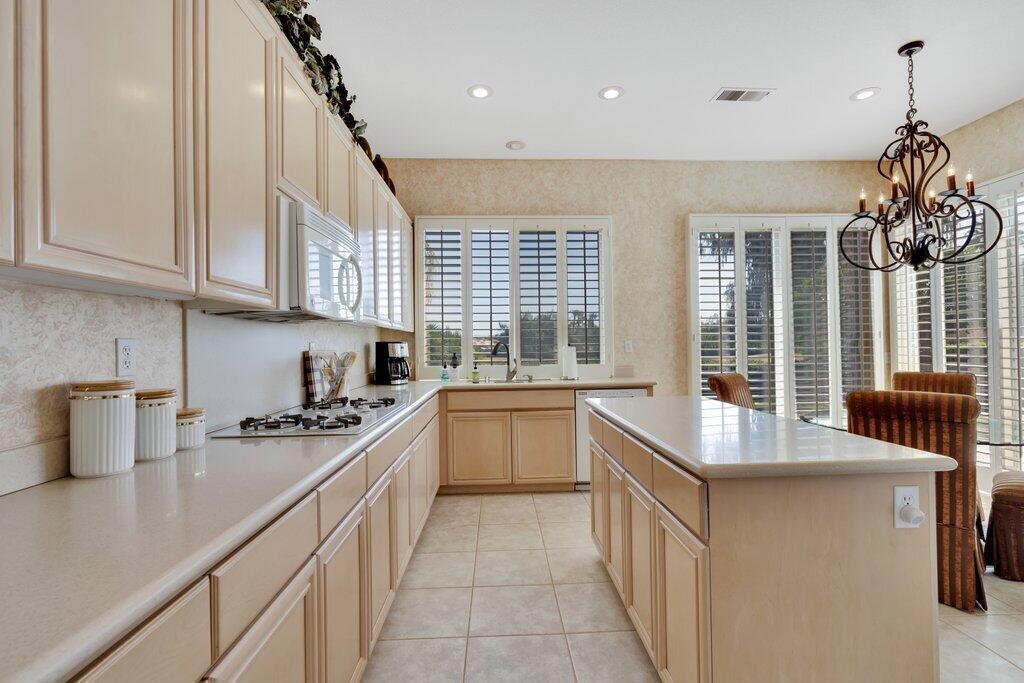 Rancho Mirage C.C. - Residential Lease
