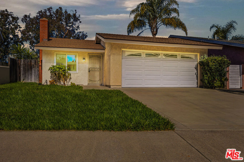 23061 Via San Gabriel