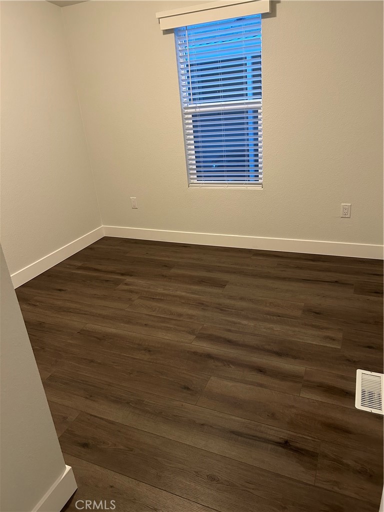 9850 Garfield Ave 18