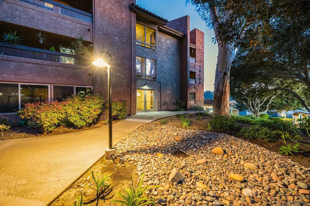 10400 Caminito Cuervo 272