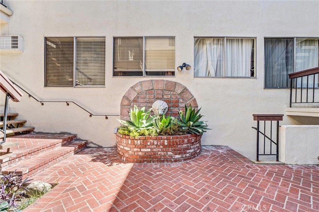 Photo of 1840 Camden Ave #202, Los Angeles, CA 90025 (MLS # RS25232909)