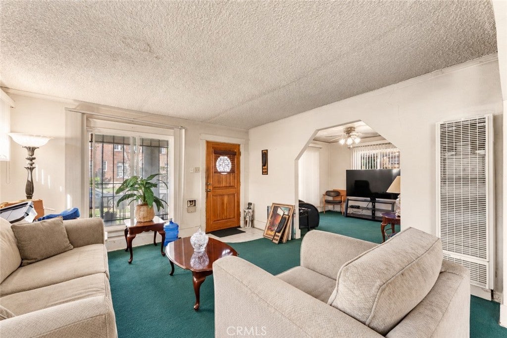 2928 Virginia