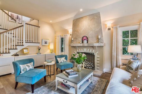 Photo of 9025 Ashcroft Avenue, West Hollywood, CA 90048 (MLS # 26848223)