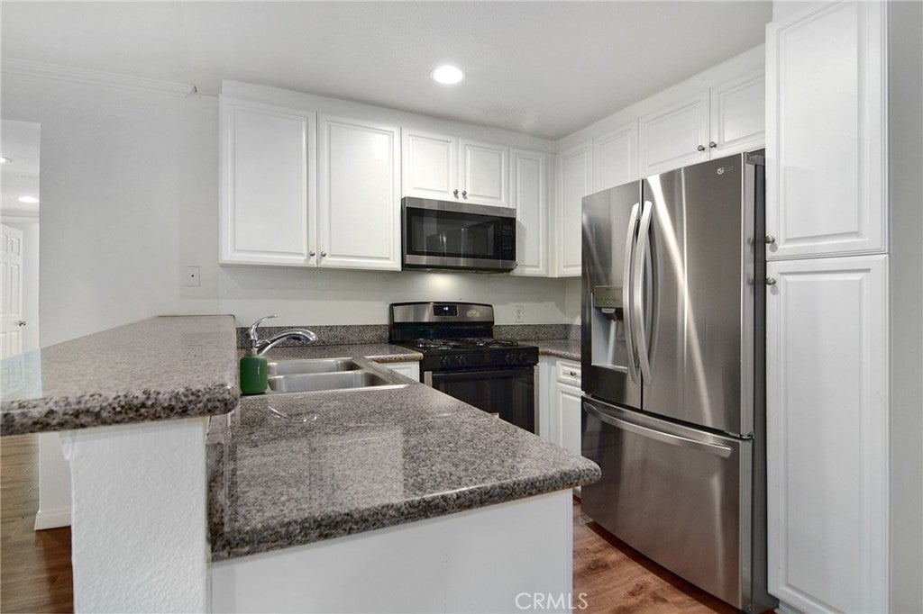 5525 Canoga Avenue 124