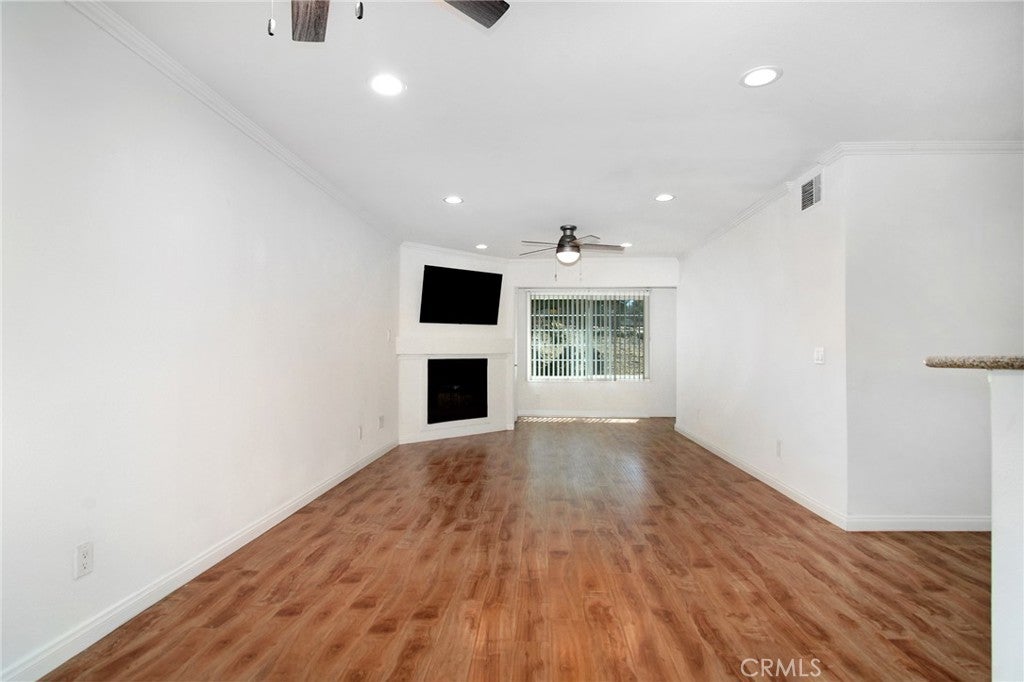 5525 Canoga Avenue 124