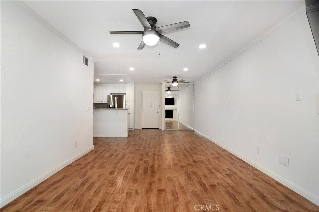 5525 Canoga Avenue 124