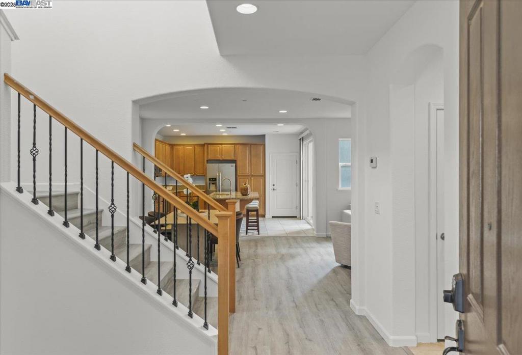 MOUNTAIN HOUSE - Residential