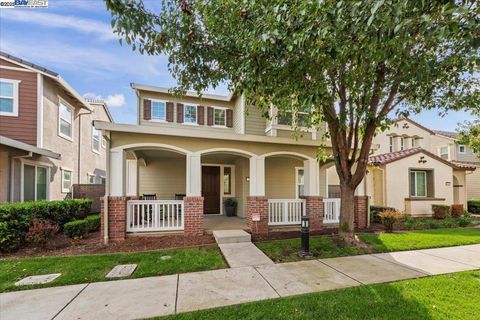 Photo of 369 W Tuscan Ln Ln, Mountain House, CA 95391 (MLS # 41113512)