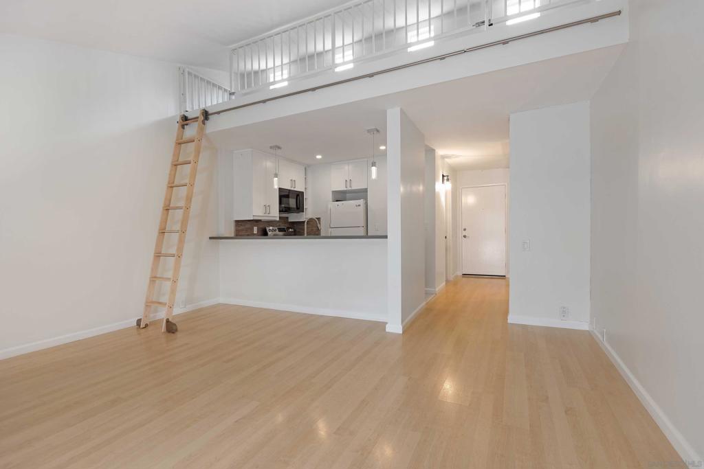 1885 Diamond St 310