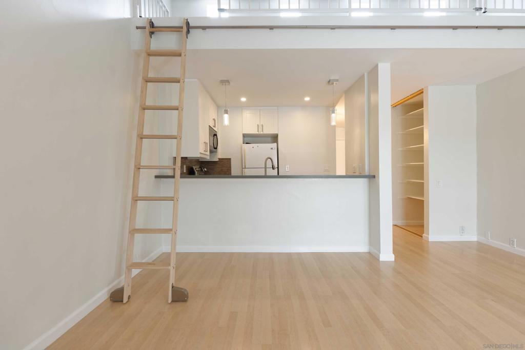1885 Diamond St 310