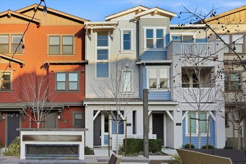 Photo of 921 Magnolia Terrace #7, Sunnyvale, CA 94086 (MLS # ML82032914)