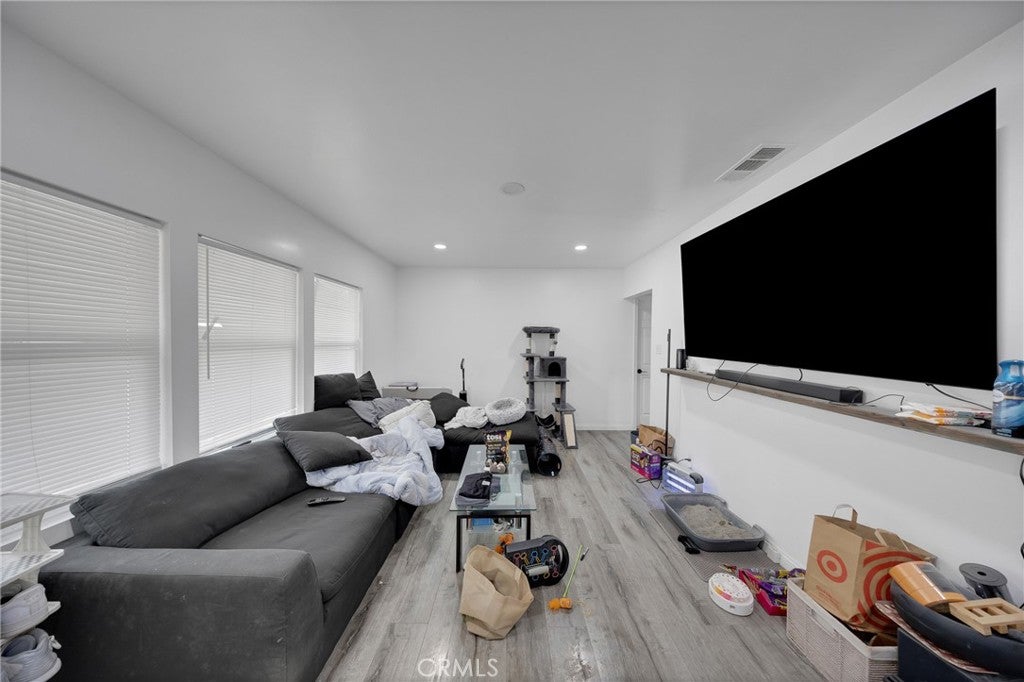 11427 Mulhall