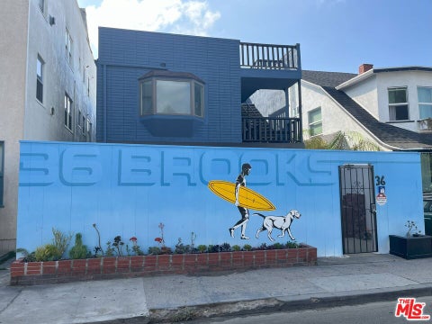 Photo of 36 Brooks Avenue #D, Venice, CA 90291 (MLS # 26992577)