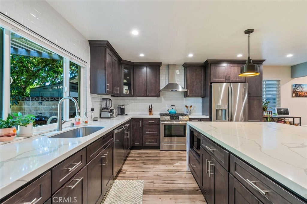 Photo of 6321 Balcom Ave AVE, Encino, CA 91316 (MLS # SR26117945)