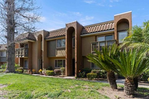 Tiny photo for 1417 N Broadway #B, Escondido, CA 92026 (MLS # 260005376SD)