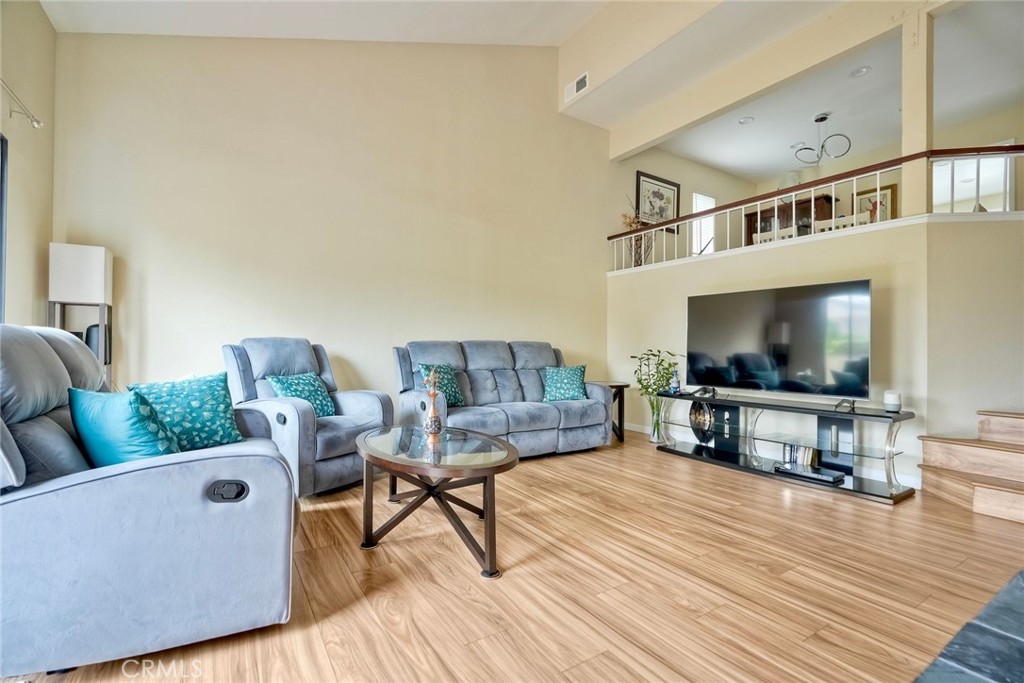 3304 Caminito Eastbluff