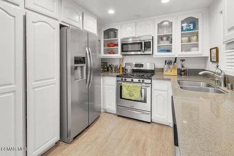 Photo of 1340 E Hillcrest Drive #8, Thousand Oaks, CA 91362 (MLS # 225004461)