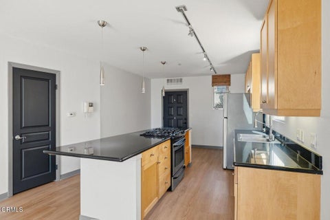 Tiny photo for 285 N Ventura AVE #14, Ventura, CA 93001 (MLS # V1-39345)