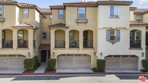 Photo of 22157 Barrington Way, Saugus, CA 91350 (MLS # 26841987)