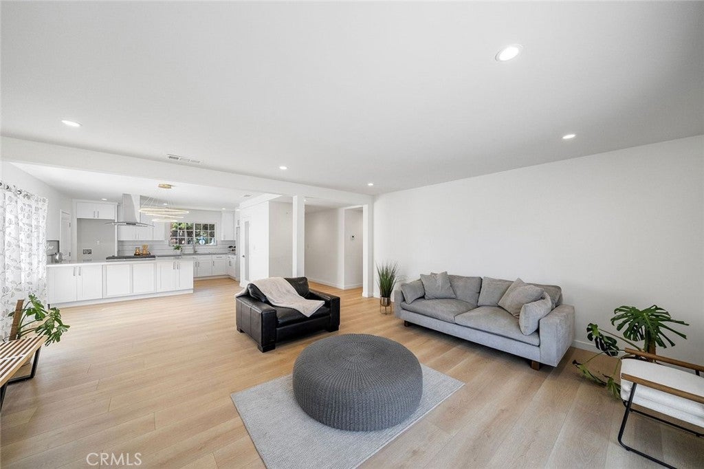 285 E Mckinley Avenue