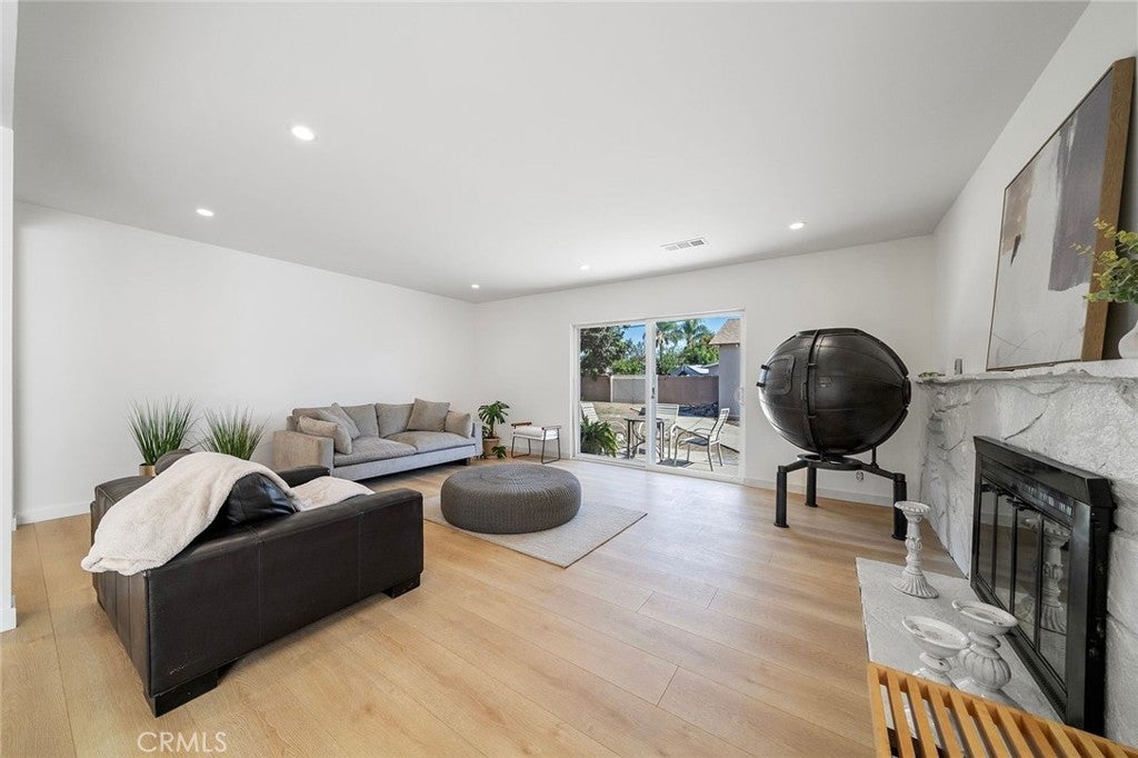 285 E Mckinley Avenue