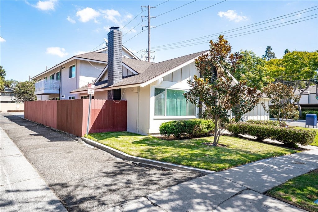 2601 W Juniper