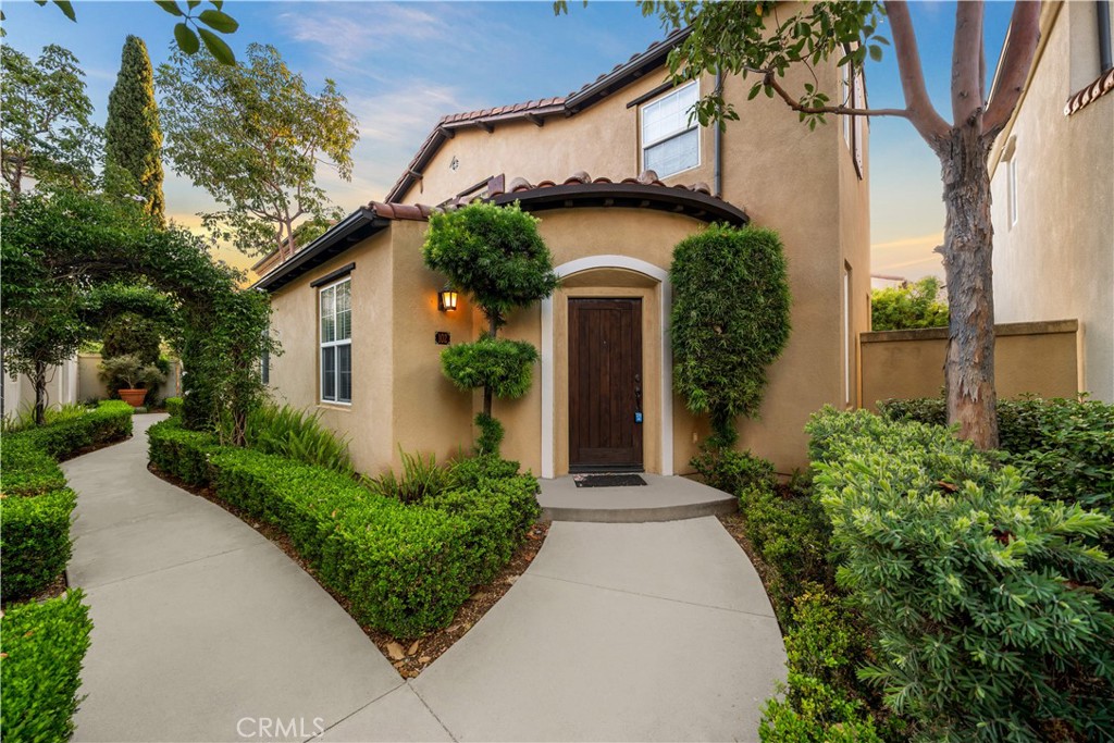 102 Chantilly
