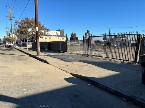 Photo of 8886 S Vermont Ave, Los Angeles, CA 90044 (MLS # PW25252865)