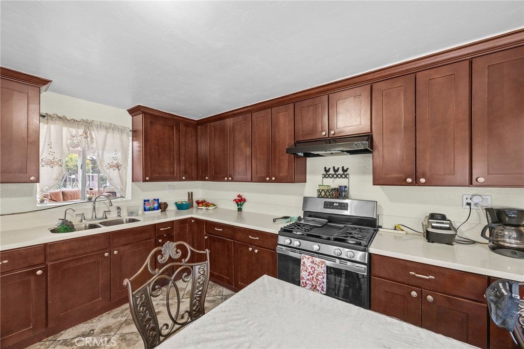 2554 N State
