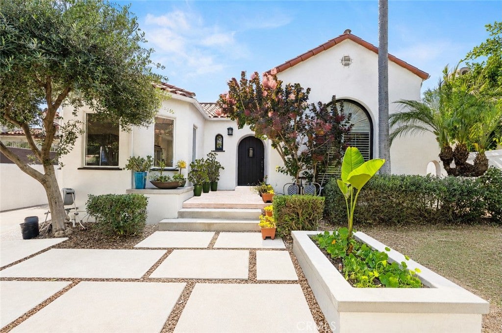 129 N Crescent Heights BLVD