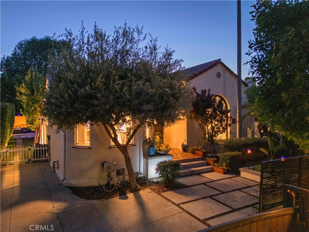 129 N Crescent Heights
