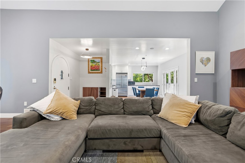 129 N Crescent Heights