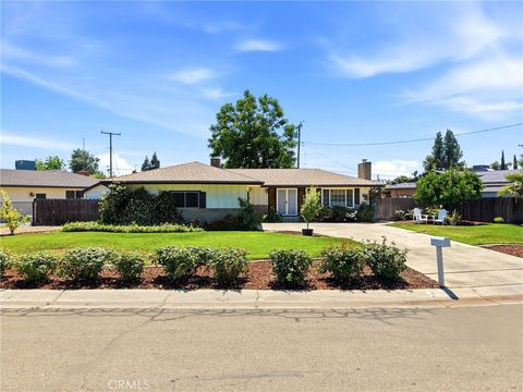 Photo of 2709 W Royal Oaks DR, Visalia, CA 93277 (MLS # PI26105202)