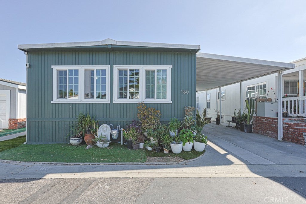 320 N. Park Vista 180