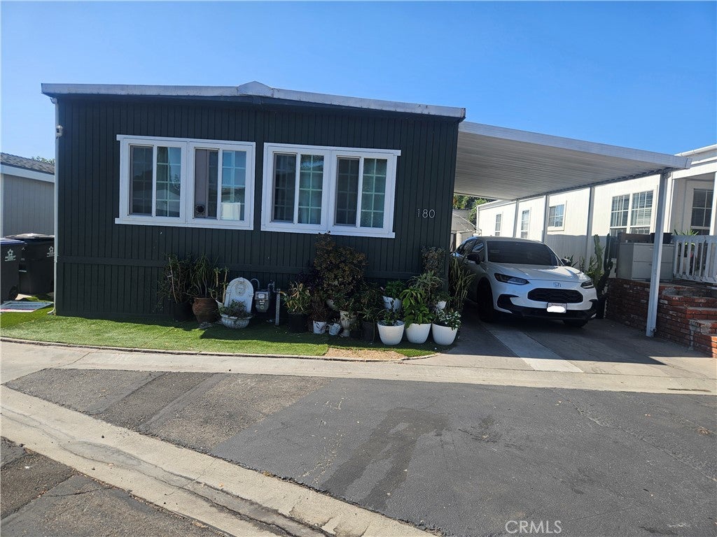 320 N. Park Vista 180