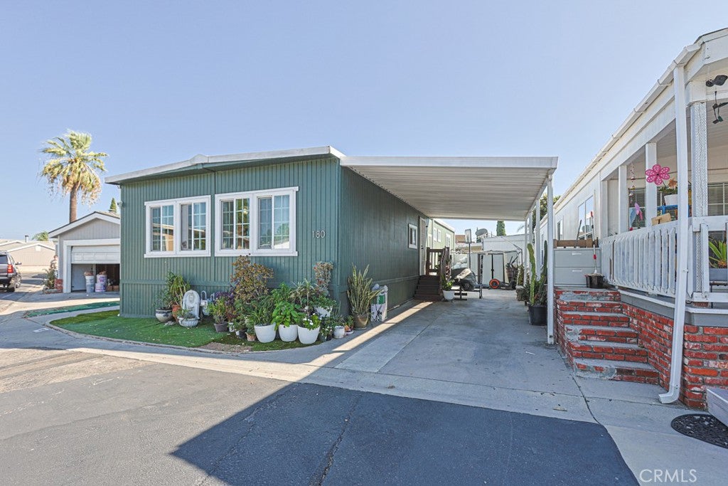 320 N. Park Vista 180
