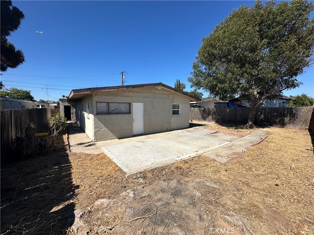 5033 La Paz Drive