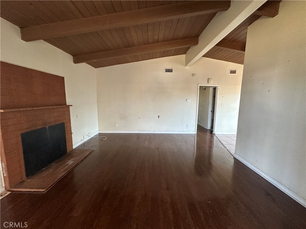 5033 La Paz Drive
