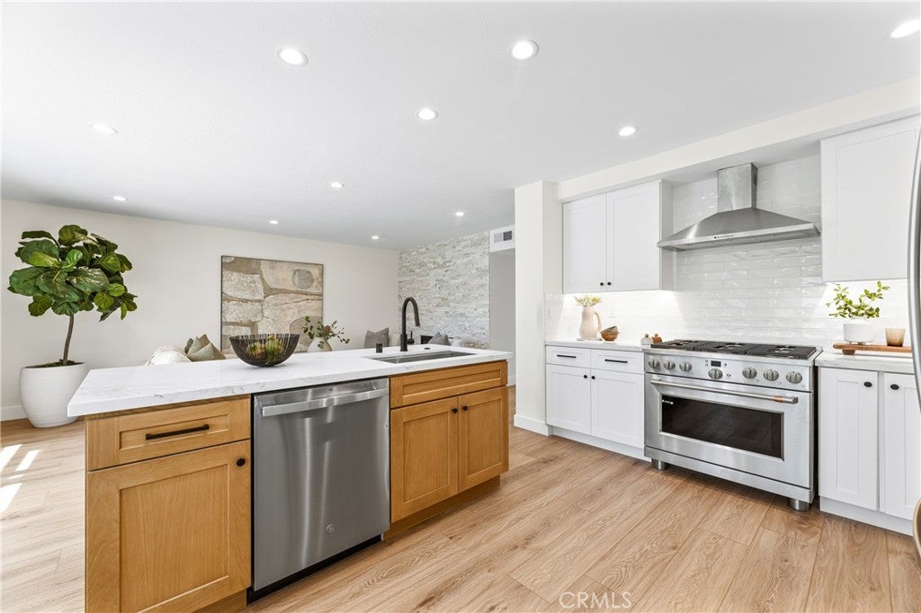 8 Del Rey 17, Irvine CA 92612 - Photo 18