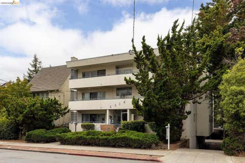 Photo of 2614 Warring St St #9, Berkeley, CA 94704 (MLS # 41145242)