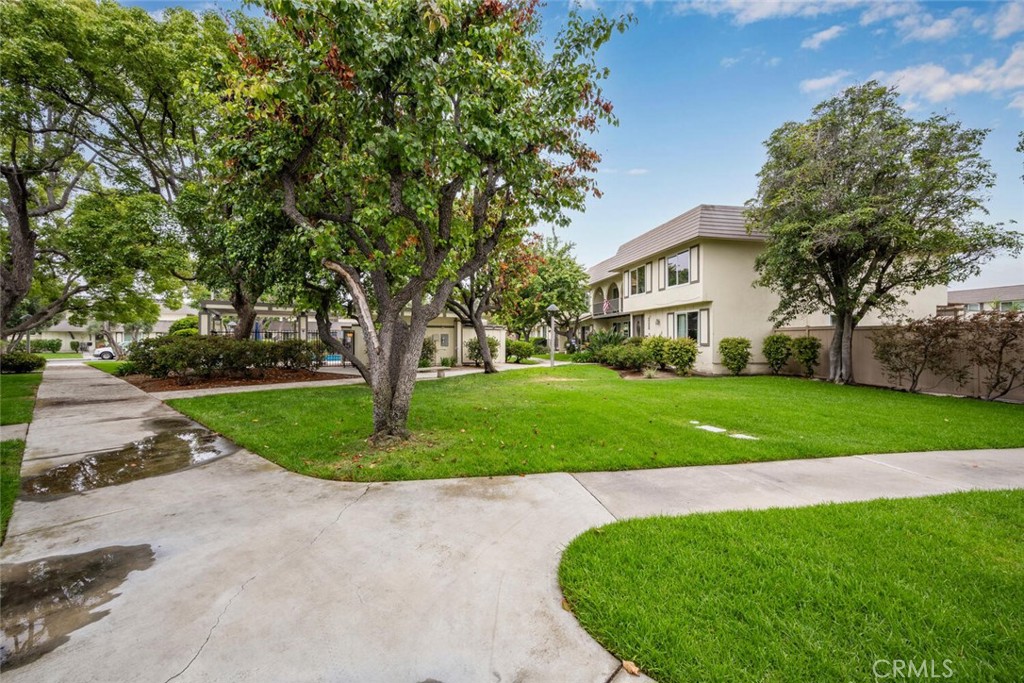 4057 Via Encinas