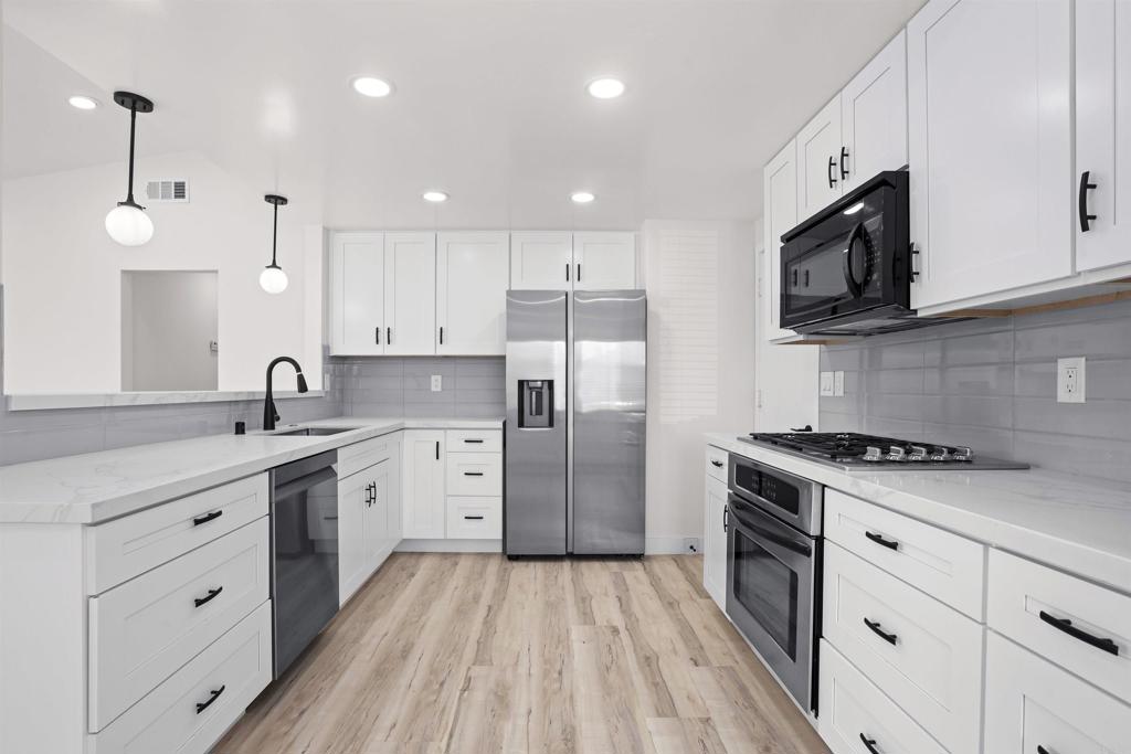 2286 Levante St